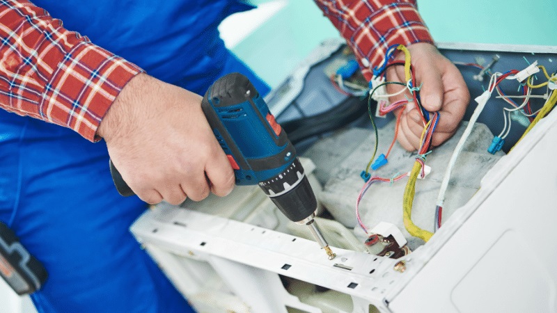 Güzelbahçe Franke Franke çamaşır makinesi kart tamiri – Su almama arızası orijinal parça ile giderildi. - Teknik servis örneği